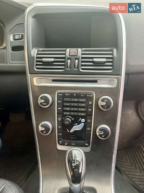 Внедорожник / Кроссовер Volvo XC60 2015 в Львове