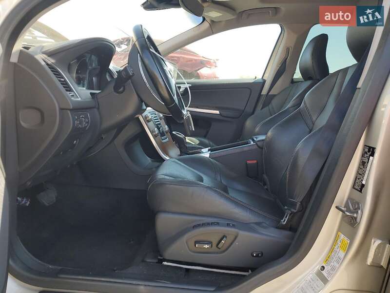 Внедорожник / Кроссовер Volvo XC60 2017 в Киеве