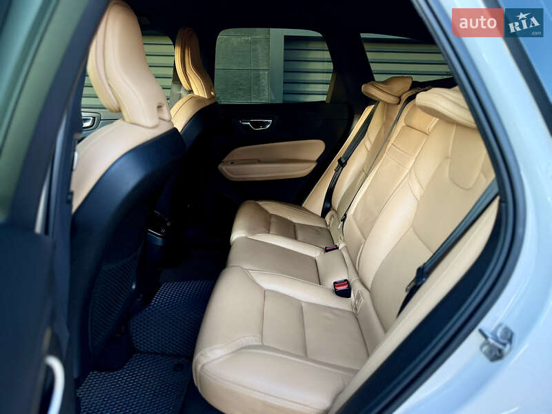 Позашляховик / Кросовер Volvo XC60 2020 в Києві