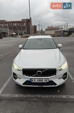 Внедорожник / Кроссовер Volvo XC60 2022 в Киеве