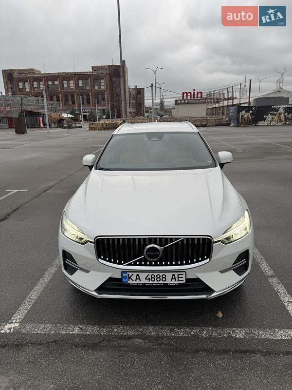 Volvo XC60 2022