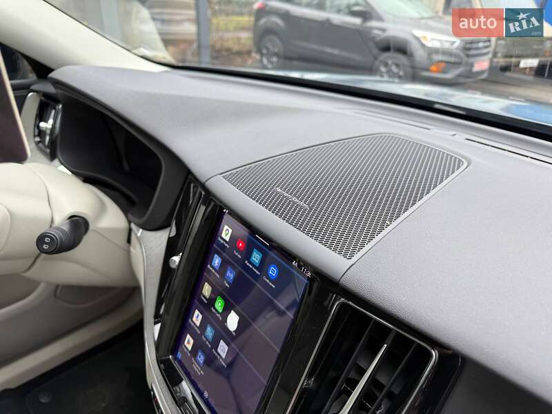 Внедорожник / Кроссовер Volvo XC60 2023 в Полтаве