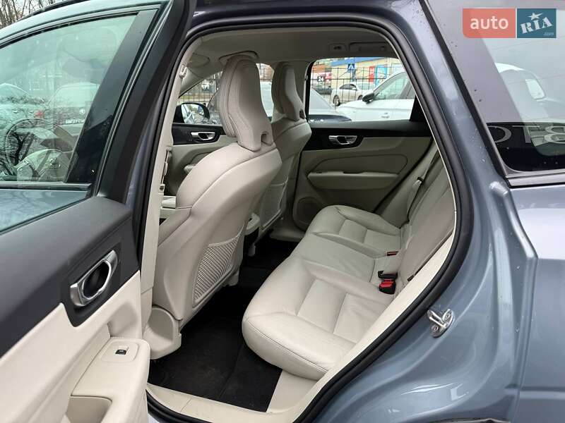 Внедорожник / Кроссовер Volvo XC60 2023 в Полтаве