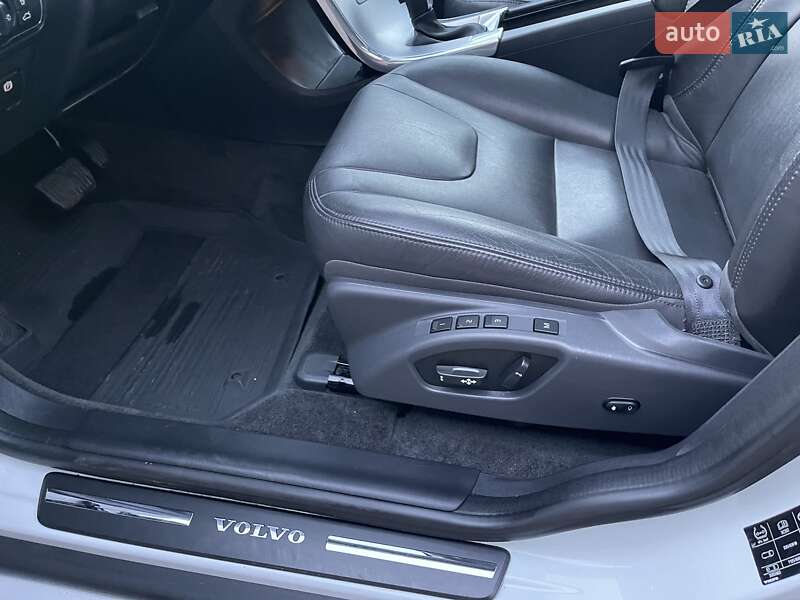 Внедорожник / Кроссовер Volvo XC60 2016 в Луцке фото 13 Внедорожник / Кроссовер Volvo XC60 2016 в Луцке