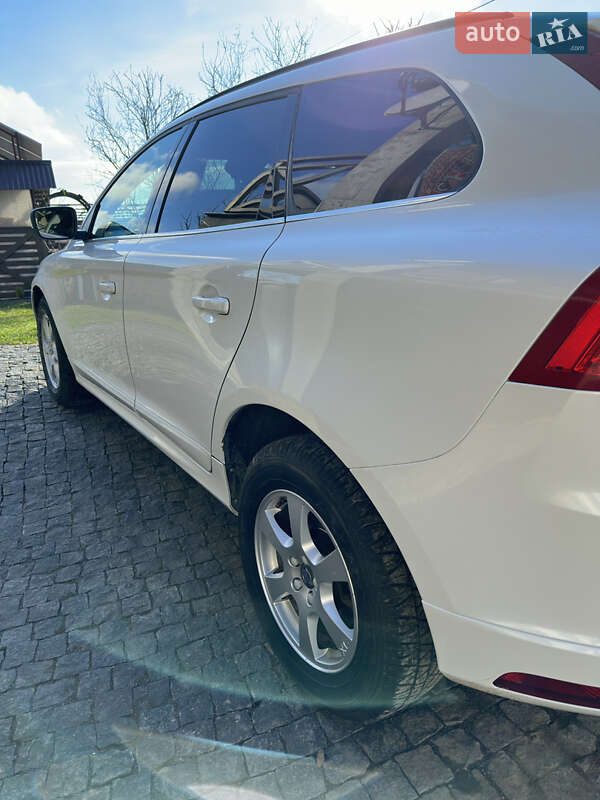 Позашляховик / Кросовер Volvo XC60 2015 в Чернівцях