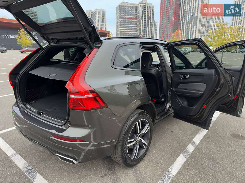 Внедорожник / Кроссовер Volvo XC60 2020 в Киеве