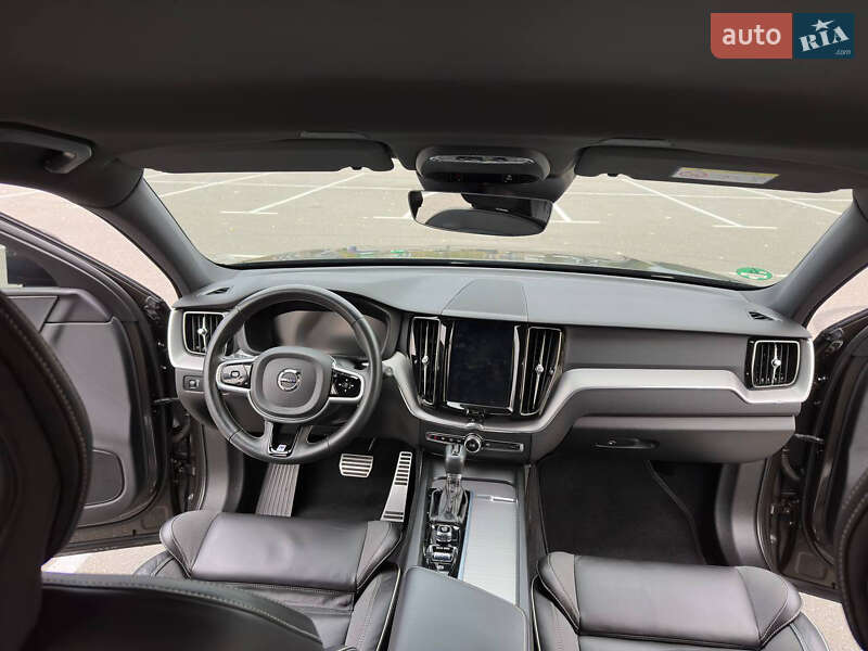 Внедорожник / Кроссовер Volvo XC60 2020 в Киеве