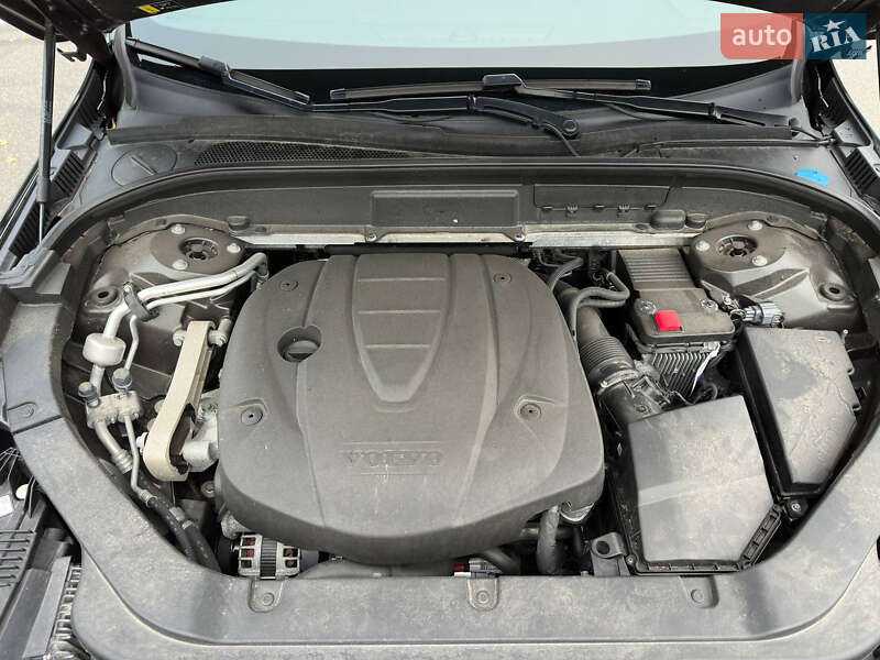 Внедорожник / Кроссовер Volvo XC60 2020 в Киеве