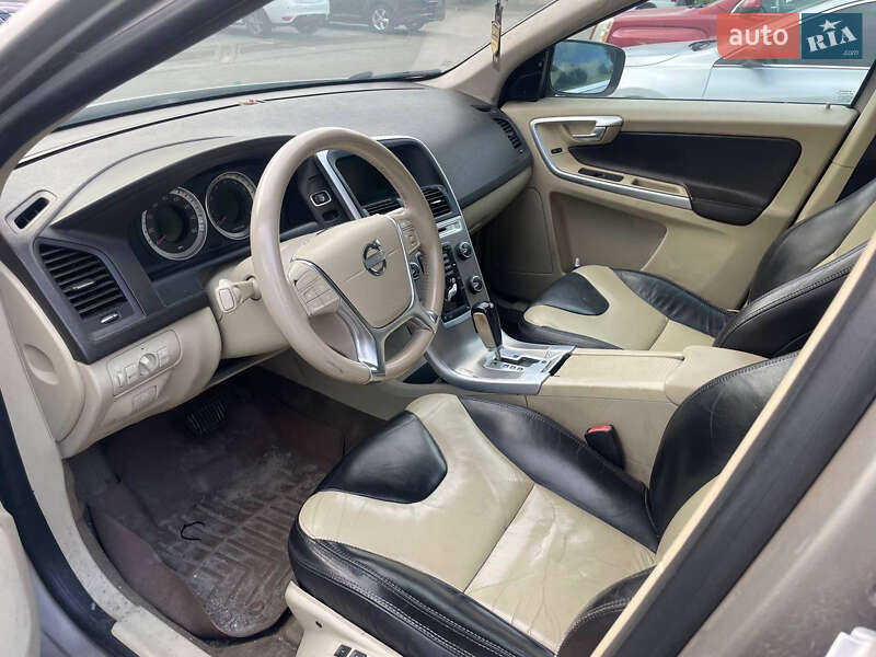 Внедорожник / Кроссовер Volvo XC60 2010 в Киеве