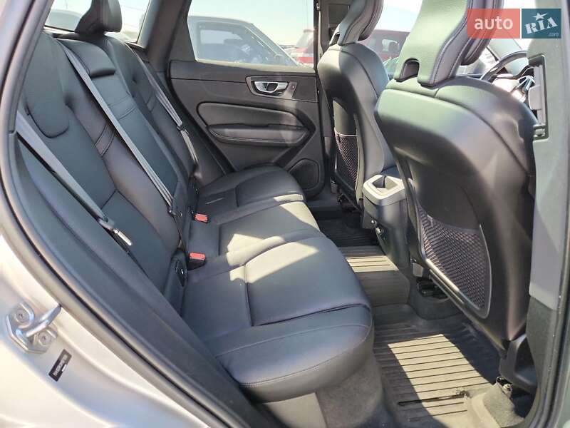 Позашляховик / Кросовер Volvo XC60 2021 в Луцьку