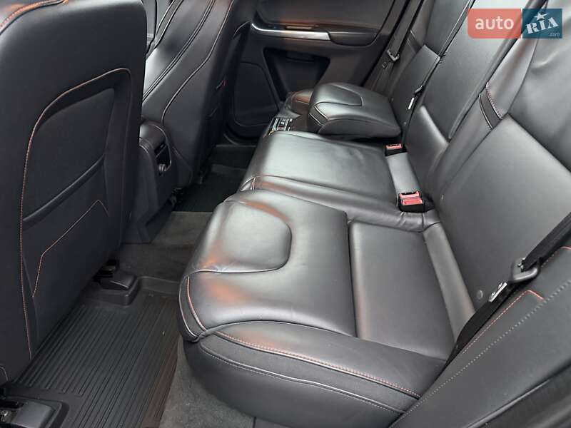 Позашляховик / Кросовер Volvo XC60 2016 в Києві