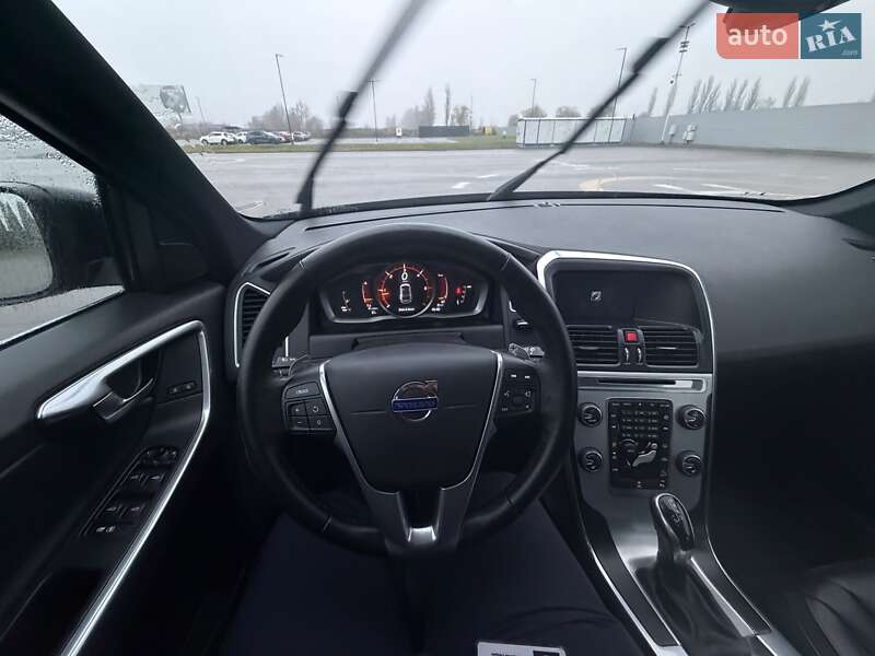 Позашляховик / Кросовер Volvo XC60 2016 в Києві