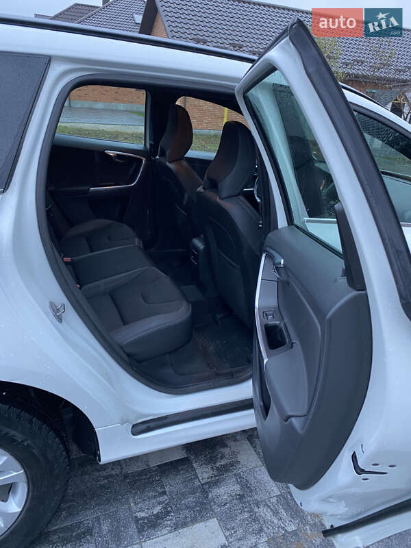 Внедорожник / Кроссовер Volvo XC60 2014 в Сарнах фото 34 Внедорожник / Кроссовер Volvo XC60 2014 в Сарнах