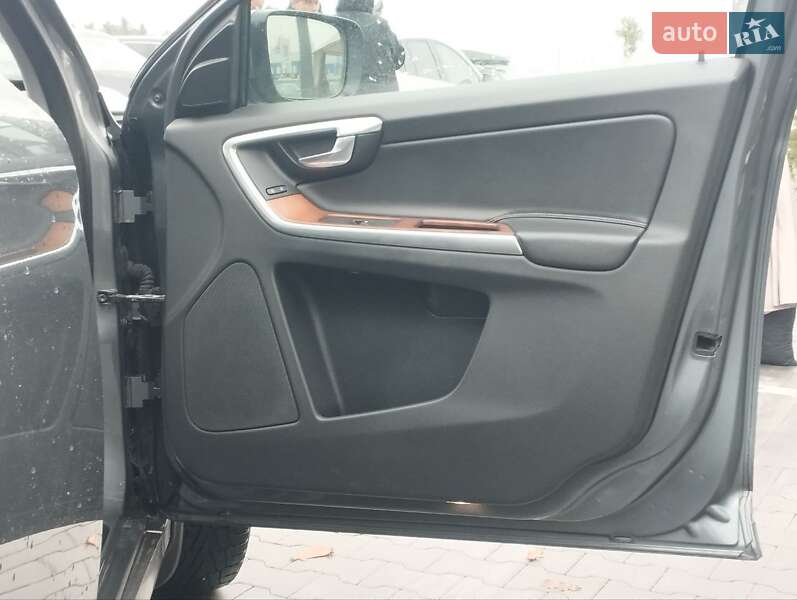 Внедорожник / Кроссовер Volvo XC60 2016 в Киеве фото 34 Внедорожник / Кроссовер Volvo XC60 2016 в Киеве
