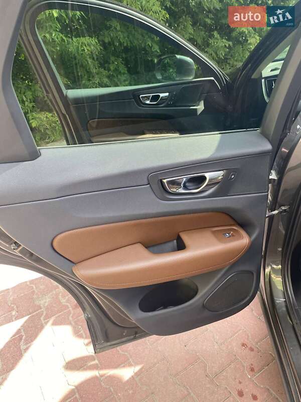 Внедорожник / Кроссовер Volvo XC60 2018 в Ровно