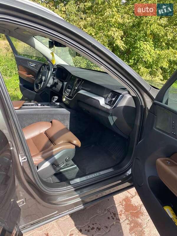 Внедорожник / Кроссовер Volvo XC60 2018 в Ровно