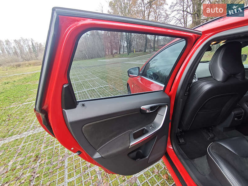 Позашляховик / Кросовер Volvo XC60 2013 в Києві