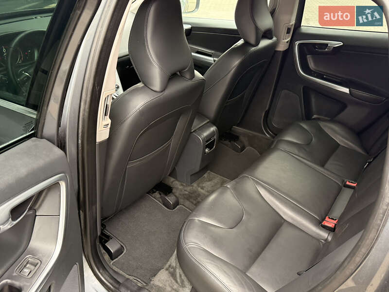 Внедорожник / Кроссовер Volvo XC60 2017 в Ивано-Франковске фото 48 Внедорожник / Кроссовер Volvo XC60 2017 в Ивано-Франковске