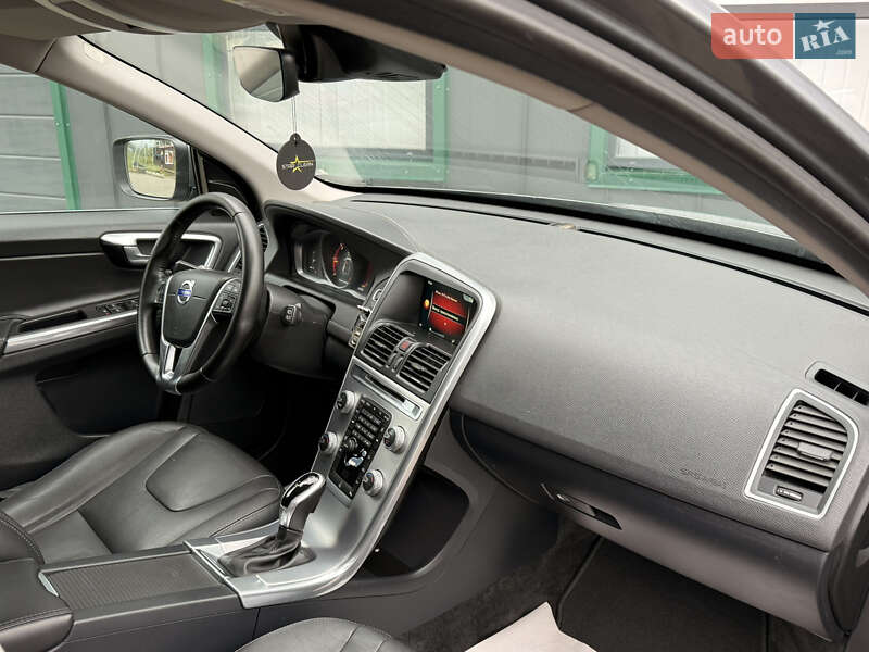 Внедорожник / Кроссовер Volvo XC60 2017 в Ивано-Франковске фото 75 Внедорожник / Кроссовер Volvo XC60 2017 в Ивано-Франковске