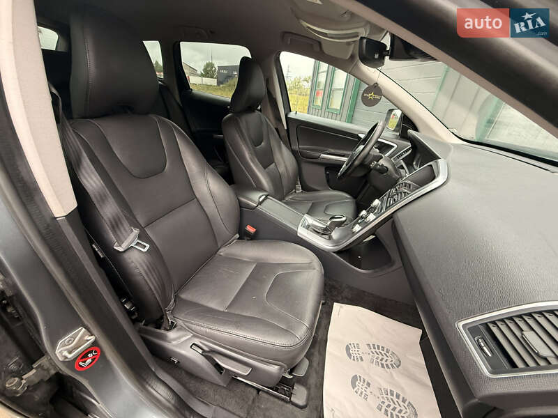 Внедорожник / Кроссовер Volvo XC60 2017 в Ивано-Франковске фото 78 Внедорожник / Кроссовер Volvo XC60 2017 в Ивано-Франковске