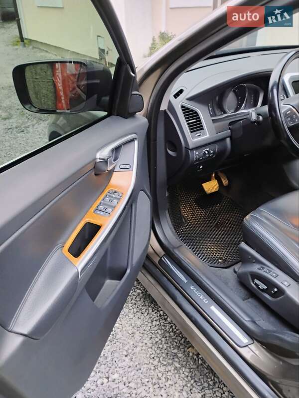 Позашляховик / Кросовер Volvo XC60 2013 в Житомирі