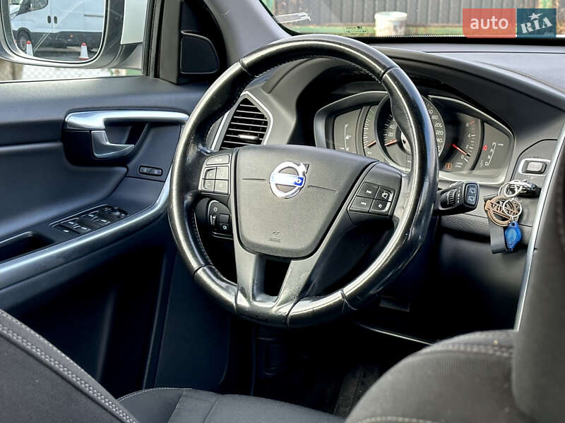 Внедорожник / Кроссовер Volvo XC60 2014 в Киеве фото 13 Внедорожник / Кроссовер Volvo XC60 2014 в Киеве