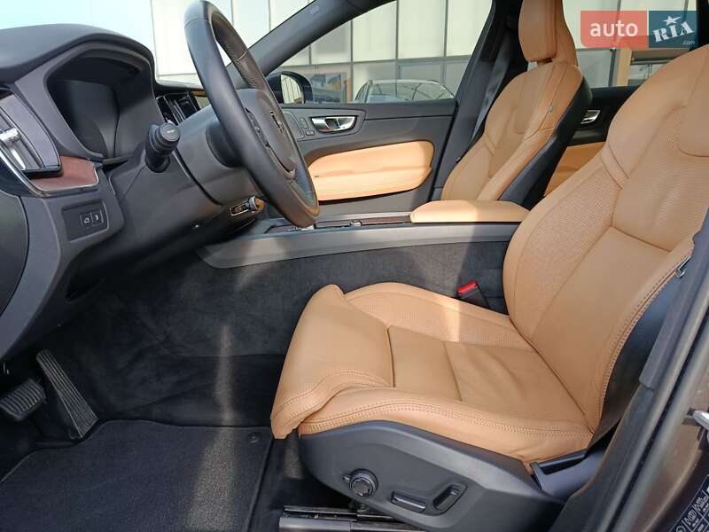 Позашляховик / Кросовер Volvo XC60 2023 в Києві