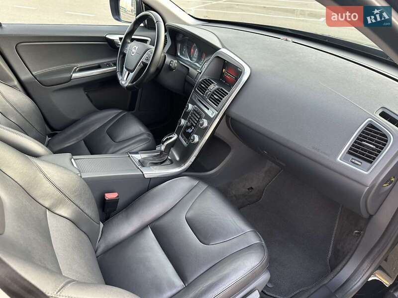 Позашляховик / Кросовер Volvo XC60 2016 в Києві