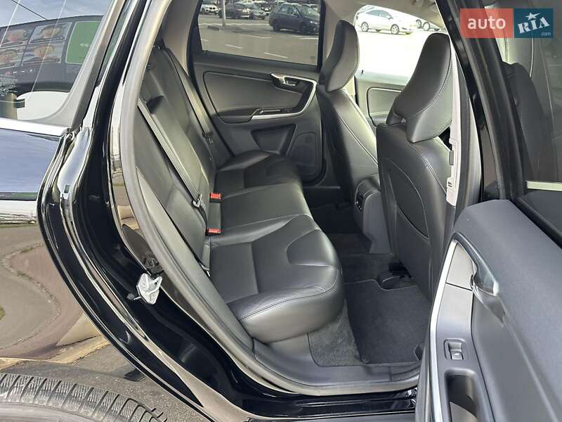 Позашляховик / Кросовер Volvo XC60 2016 в Києві