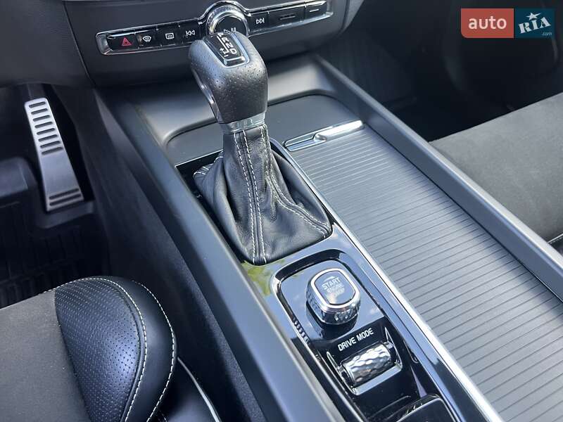 Внедорожник / Кроссовер Volvo XC60 2017 в Ровно фото 28 Внедорожник / Кроссовер Volvo XC60 2017 в Ровно