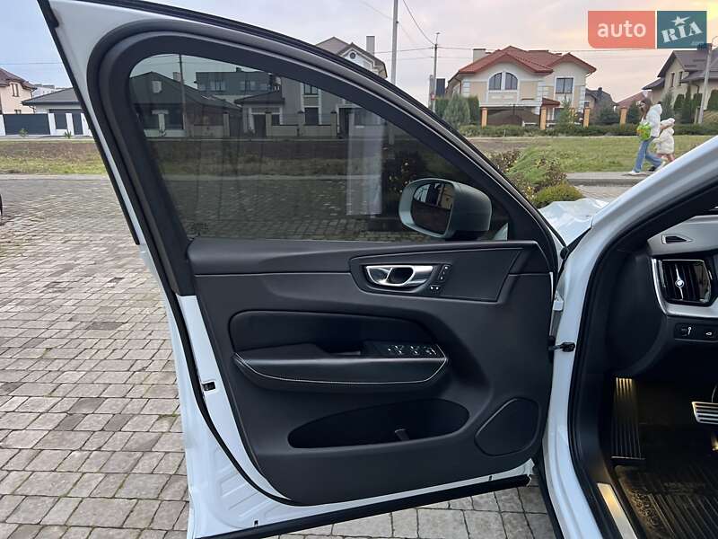 Внедорожник / Кроссовер Volvo XC60 2017 в Ровно фото 55 Внедорожник / Кроссовер Volvo XC60 2017 в Ровно