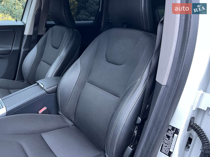 Позашляховик / Кросовер Volvo XC60 2016 в Рівному