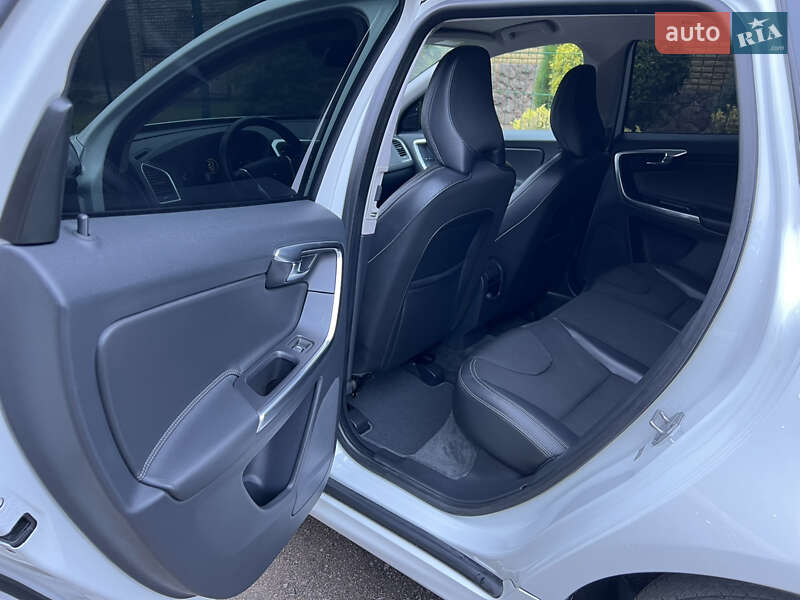 Позашляховик / Кросовер Volvo XC60 2016 в Рівному