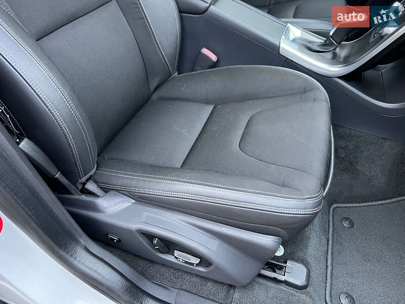 Позашляховик / Кросовер Volvo XC60 2016 в Рівному