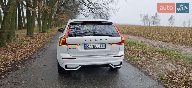 Внедорожник / Кроссовер Volvo XC60 2022 в Киеве