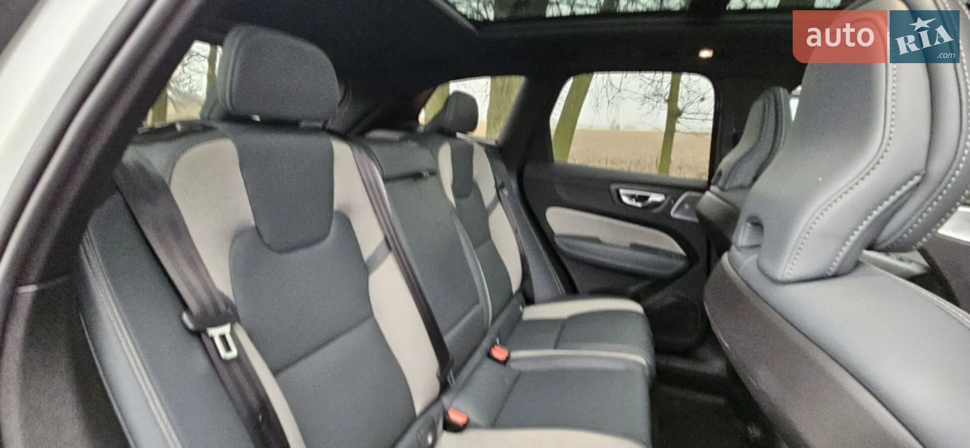 Volvo XC60 2022 VIN YV4H60DM7N1058622 фото оголошення 12 з 17
