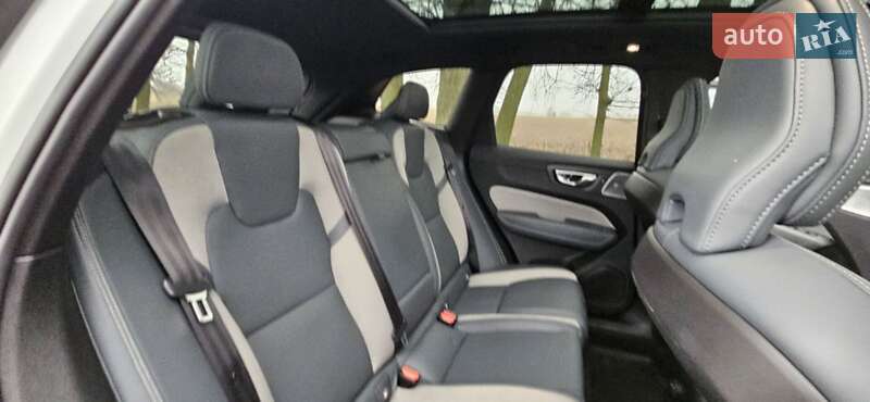 Внедорожник / Кроссовер Volvo XC60 2022 в Киеве