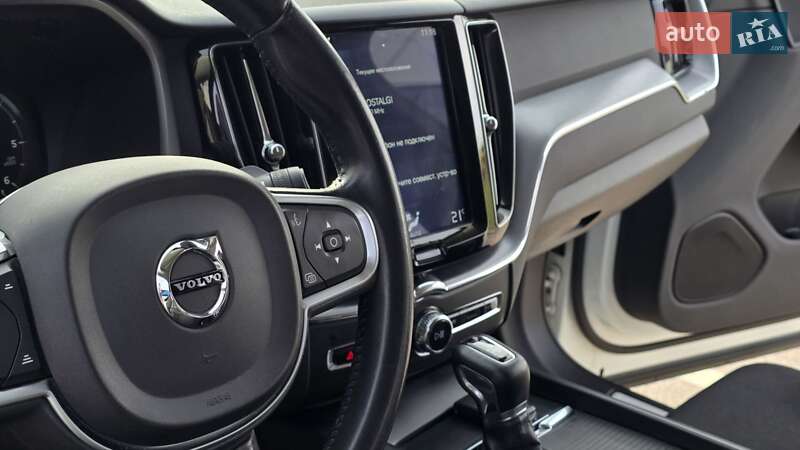 Внедорожник / Кроссовер Volvo XC60 2019 в Киеве