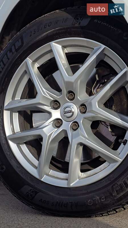 Внедорожник / Кроссовер Volvo XC60 2019 в Киеве