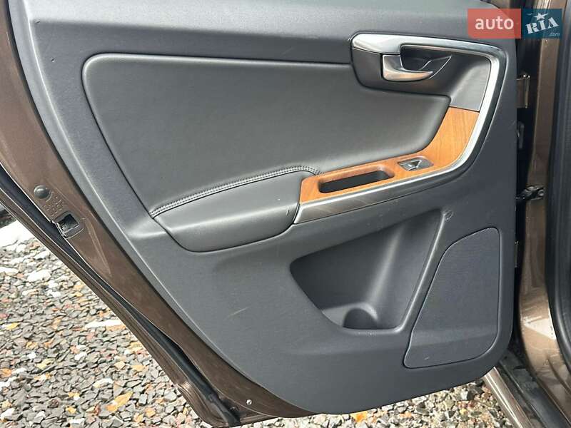 Позашляховик / Кросовер Volvo XC60 2016 в Луцьку фото 13 Позашляховик / Кросовер Volvo XC60 2016 в Луцьку