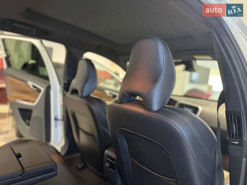 Позашляховик / Кросовер Volvo XC60 2016 в Львові фото 8 Позашляховик / Кросовер Volvo XC60 2016 в Львові