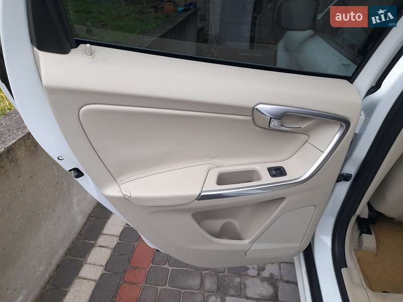 Позашляховик / Кросовер Volvo XC60 2016 в Львові