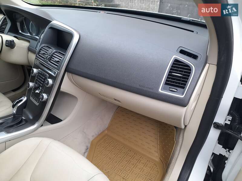 Позашляховик / Кросовер Volvo XC60 2016 в Львові