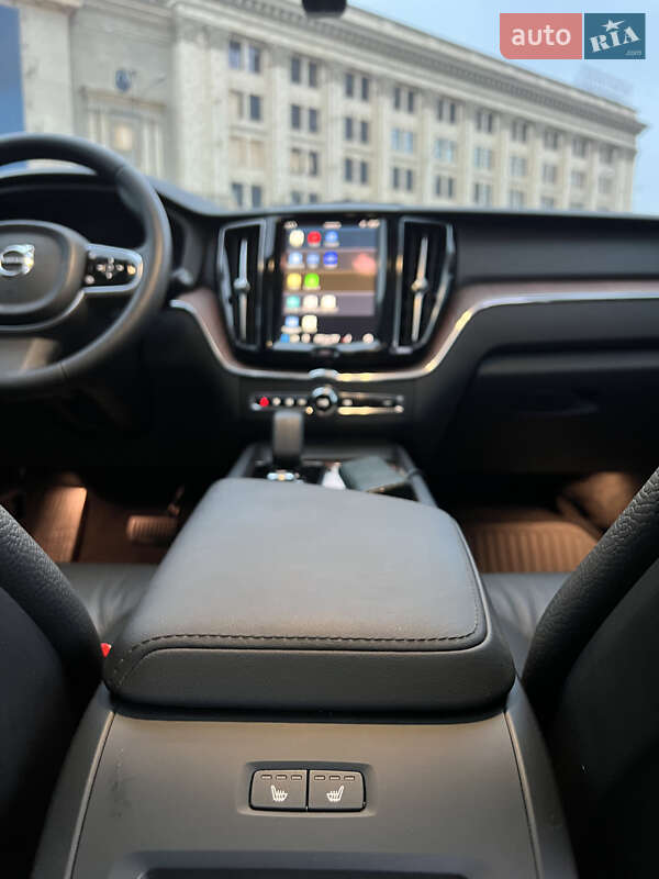 Позашляховик / Кросовер Volvo XC60 2024 в Харкові