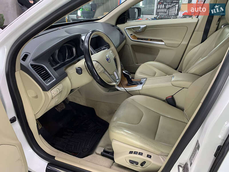 Позашляховик / Кросовер Volvo XC60 2015 в Києві фото 8 Позашляховик / Кросовер Volvo XC60 2015 в Києві