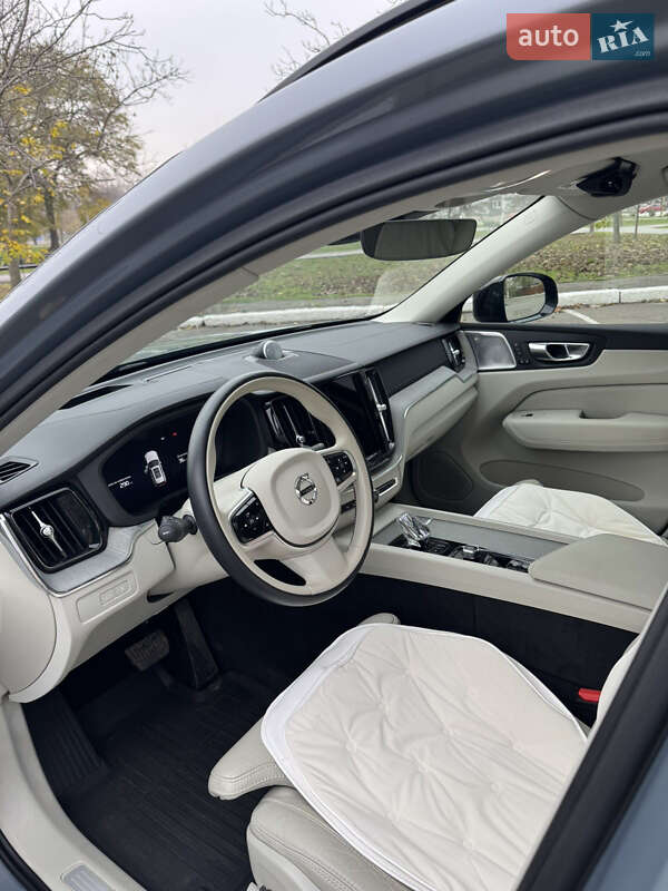 Позашляховик / Кросовер Volvo XC60 2023 в Одесі фото 12 Позашляховик / Кросовер Volvo XC60 2023 в Одесі