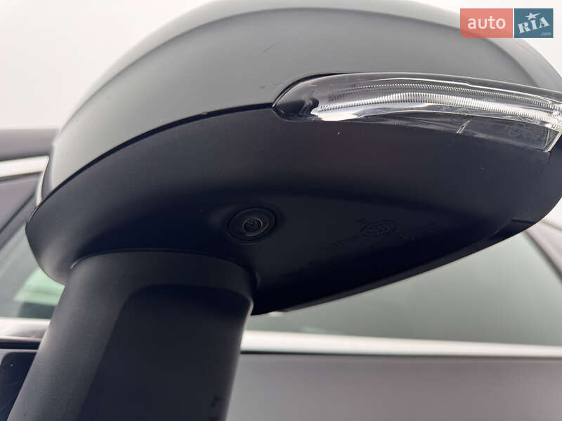 Позашляховик / Кросовер Volvo XC60 2017 в Новояворівську