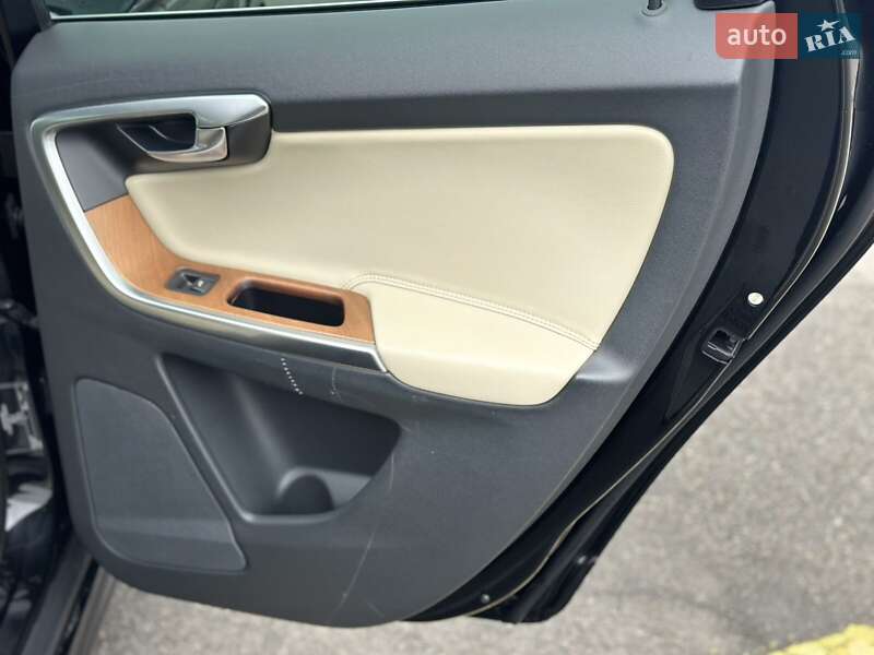 Позашляховик / Кросовер Volvo XC60 2014 в Полтаві