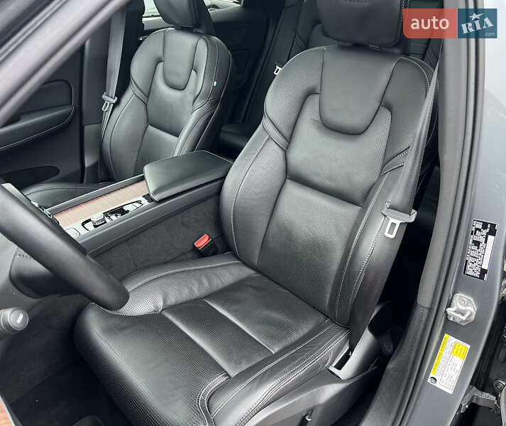 Внедорожник / Кроссовер Volvo XC60 2019 в Киеве