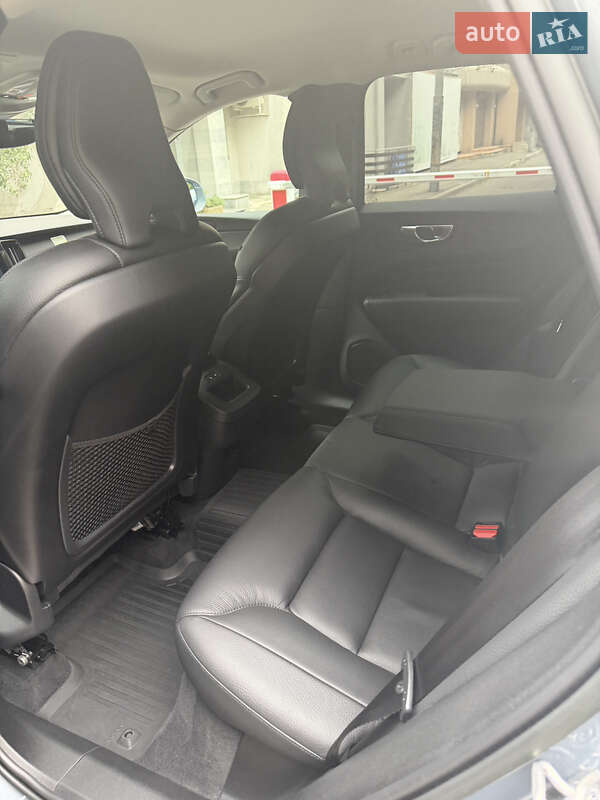 Позашляховик / Кросовер Volvo XC60 2022 в Києві